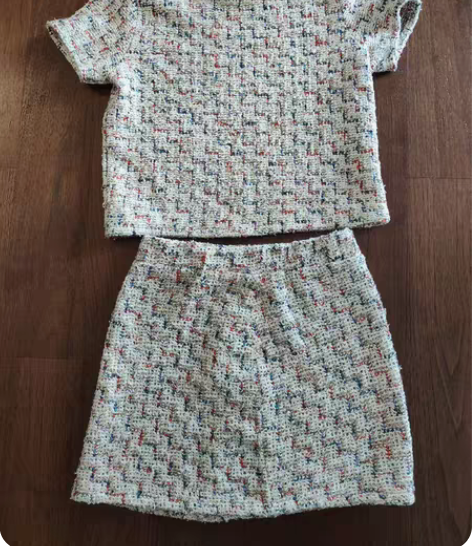 zara小香风套装 是上下分体的，也可以单...