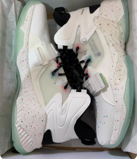 特步全新篮球鞋，货号880319  120...