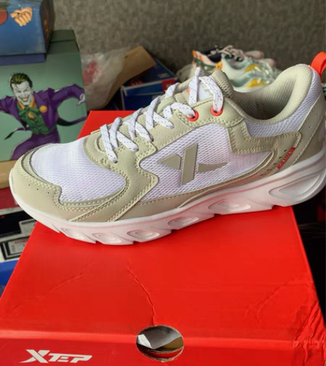 包邮特步全新跑步全新不讲价，讲价绕行39....