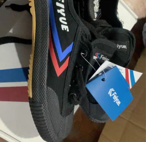 包邮回力飞跃帆布鞋女鞋34码原包装特价包邮...