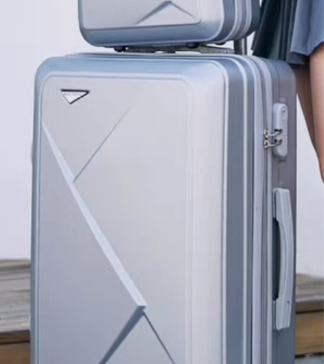 包邮出一个20寸子母行李箱。 闲置很久了想...