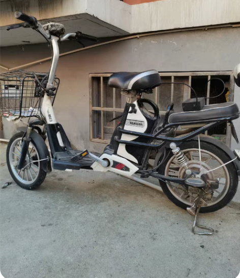 朋友回老家了，电动车让给她卖了，新日的绿牌...