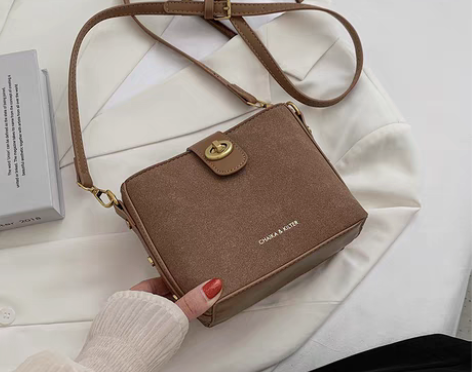 转卖复古磨砂水桶包女士网红小包包2022新...