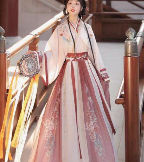 收晋制汉服 花间翎 三色都可以 要求无大瑕...