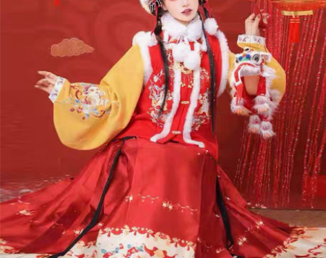 裳云兮汉服 整套 全新带吊牌 抖音入的 后...