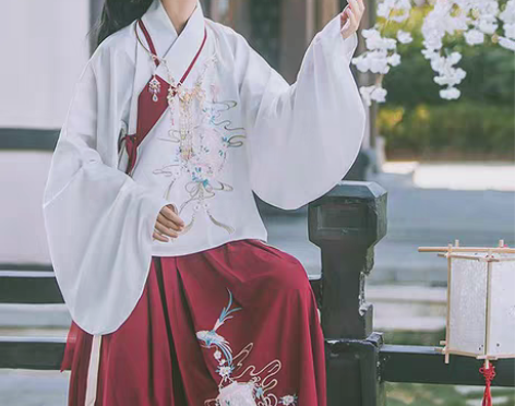 包邮日常改良汉服女装莲花绣花明制交领袄裙琵...