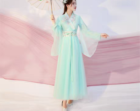 转卖【狂欢价】汉服女中国风改良古装襦裙飘逸...