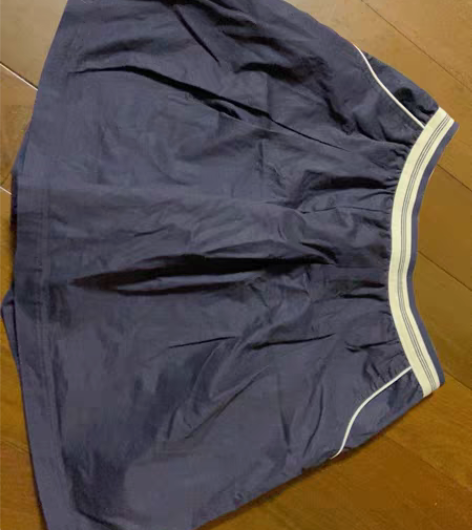 育鹰中学 女生校服 ， 外套160 裤子1...