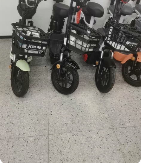 哈啰智能电动车，手机开关锁，全城联保。所有...