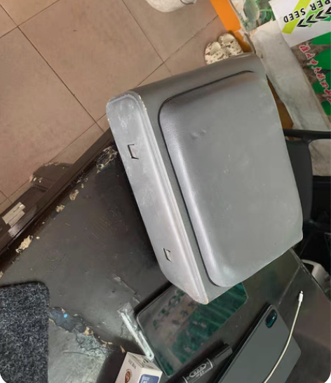 九号B,老C系后储物箱,单密码箱子无任何配...