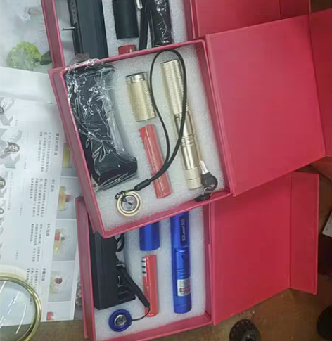 7O00米激光笔，每个三折80元 感兴趣的...