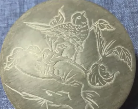 雕刻精美石头砚。 感兴趣的话点“我想要”和...