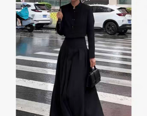 转卖秋季2022新款女成套搭配高级感时尚chic初秋轻熟小香...