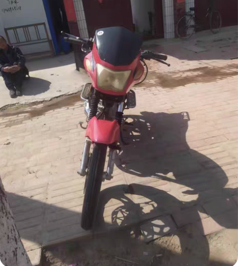 尉氏附近 建设125摩托车 跟雅马哈一样的...