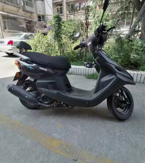 雅马哈摩托车7成新，因要去外地转手 感兴趣...