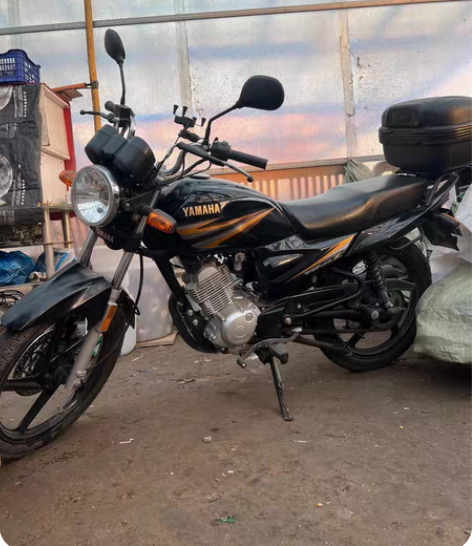 个人户京牌摩托车。雅马哈125.18年六月...