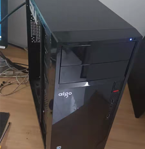 四核主机箱200元。AMD641四核处理器...