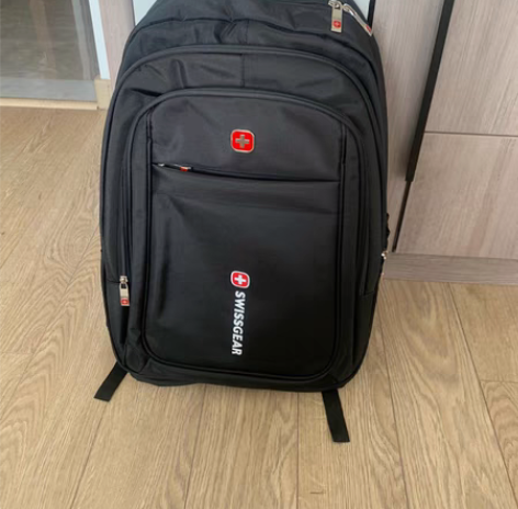 包邮全新捡漏瑞士军刀双肩包男背包大容量17...