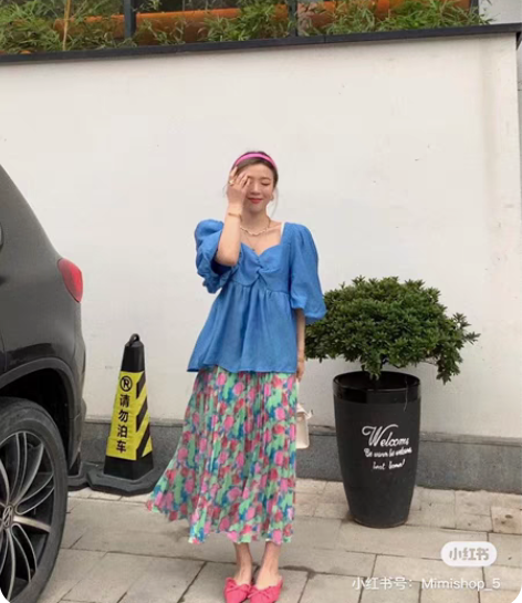两套同类型衣服，不同搭配 ，一套50，蓝色...