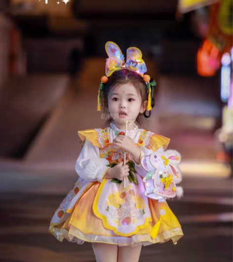 包邮胡桃异想国 花朝如约90码穿一出 成团...