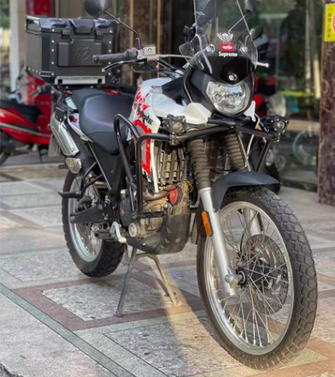 准2018年阿普利亚adv150 一万多公...