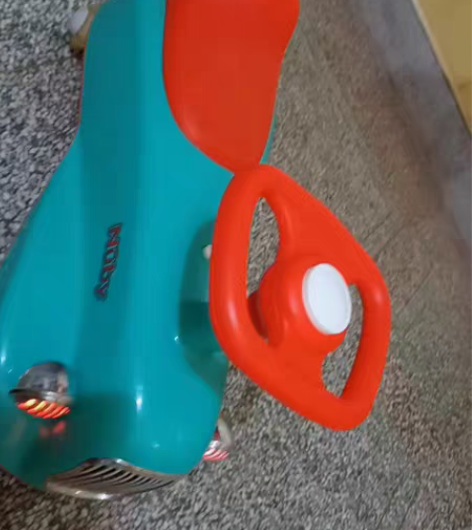 转卖Nuby儿童扭扭车静音万向轮溜溜车防侧...