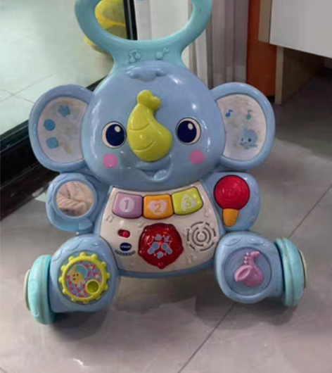 婴儿学步车，带两档阻尼，有语音。在家占地方...