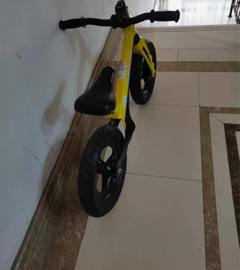 转卖永久儿童平衡车无脚踏滑步车1-2-3-...