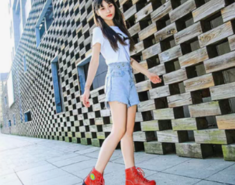 转卖双排溜冰鞋男女花式滑冰鞋四轮旱冰鞋户外...