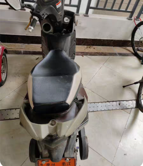 出售闲置战速电动车，原价4500元，现在只...