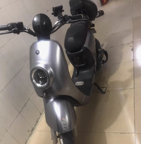 换新车，出闲置爱玛电动车 48v15锂电瓶...