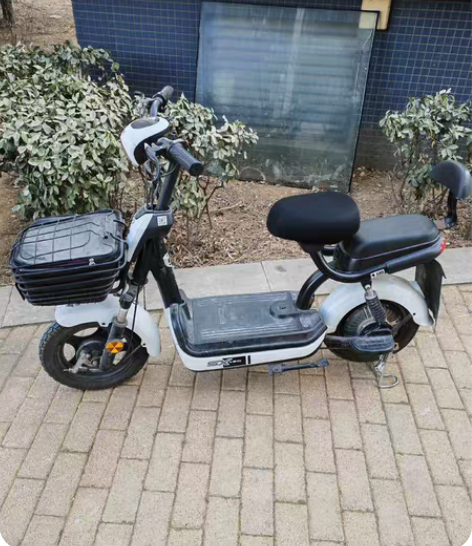 爱玛电动车一台闲置用不上了，充满电大概能骑...