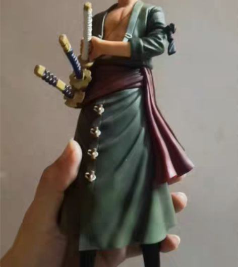 眼镜厂景品gros索隆，高约26cm，仅摆...