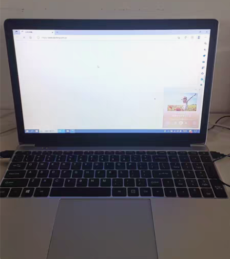 用了半年   没有磕碰没有划痕，可以办公用...