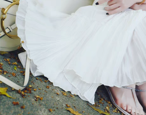 转卖NANASTORE 气质白色A字裙百褶...