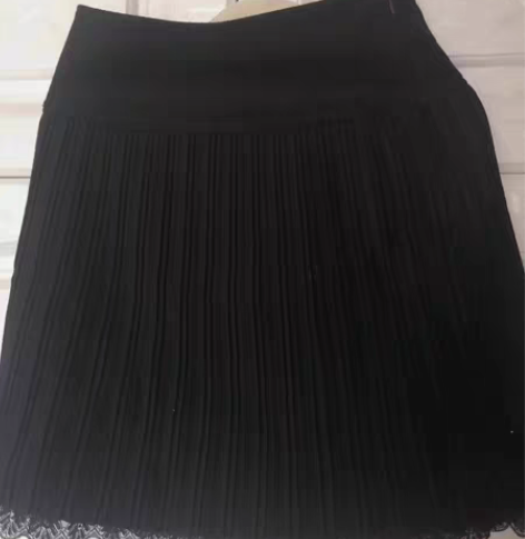 包邮半身裙，百褶，质量很好。有水洗标。包邮...