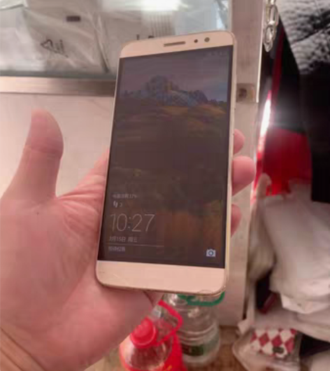 华为麦芒5 4g+64g金色，成色95新，...