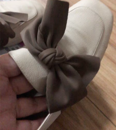包邮实体店购入蝴蝶结小皮鞋39码 配风衣超...