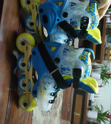 包邮淘宝买的 滑冰鞋 感兴趣的话点“我想要...