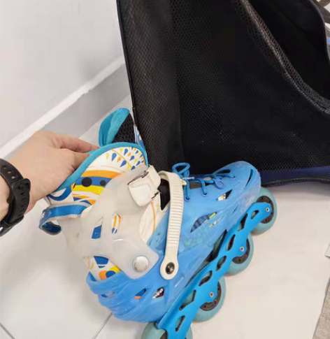 飞鹰专业儿童轮滑鞋,滑冰鞋。轮滑班要求买的...