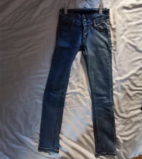 牛仔弹力修身铅笔裤，新旧如图，尺码如图，腰...