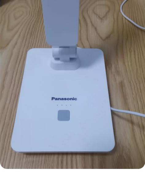 松下高颜值台灯，学习灯，USB接口，可调节...