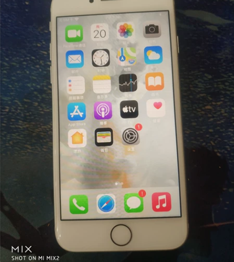 iPhone 8 64g 机子功能都正常使...