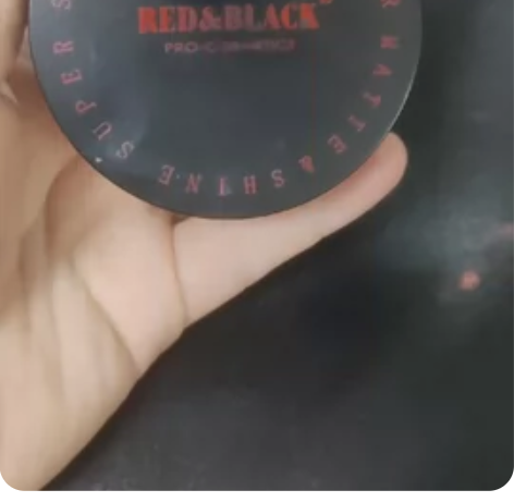 红与黑珠光定妆粉 用它定妆就是妥妥的水光肌...