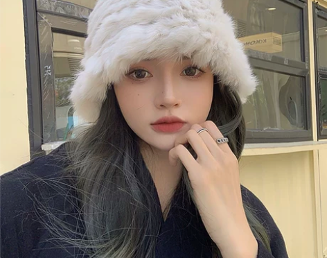 【暖心价】真兔毛白色毛绒帽子女秋冬季保暖显...