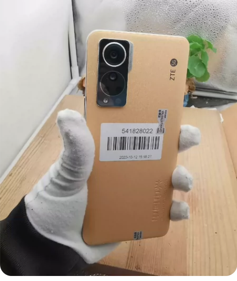 中兴Axon30 8+512 全网通无拆修...