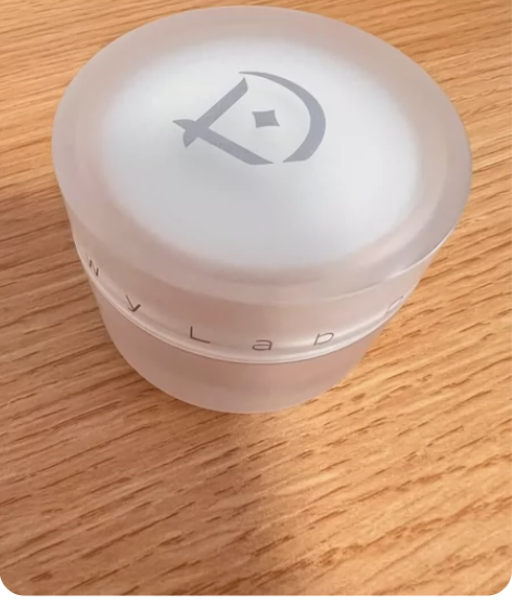 得意粉霜 N01自然白 剩余三分之二以上，...