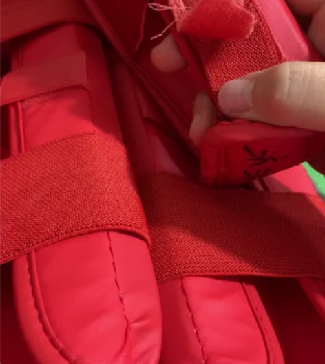 空手道护具和衣服一套共100元包邮，护具一...