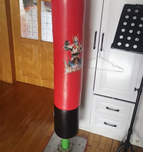 拳击沙包，7成新，吸盘有点老化了，20元自...