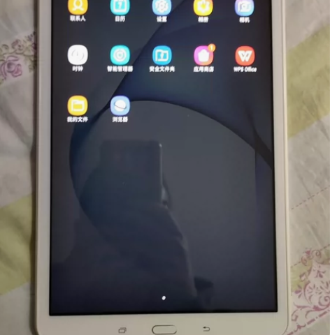 三星平板，里面配有128G内存卡 感兴趣的...